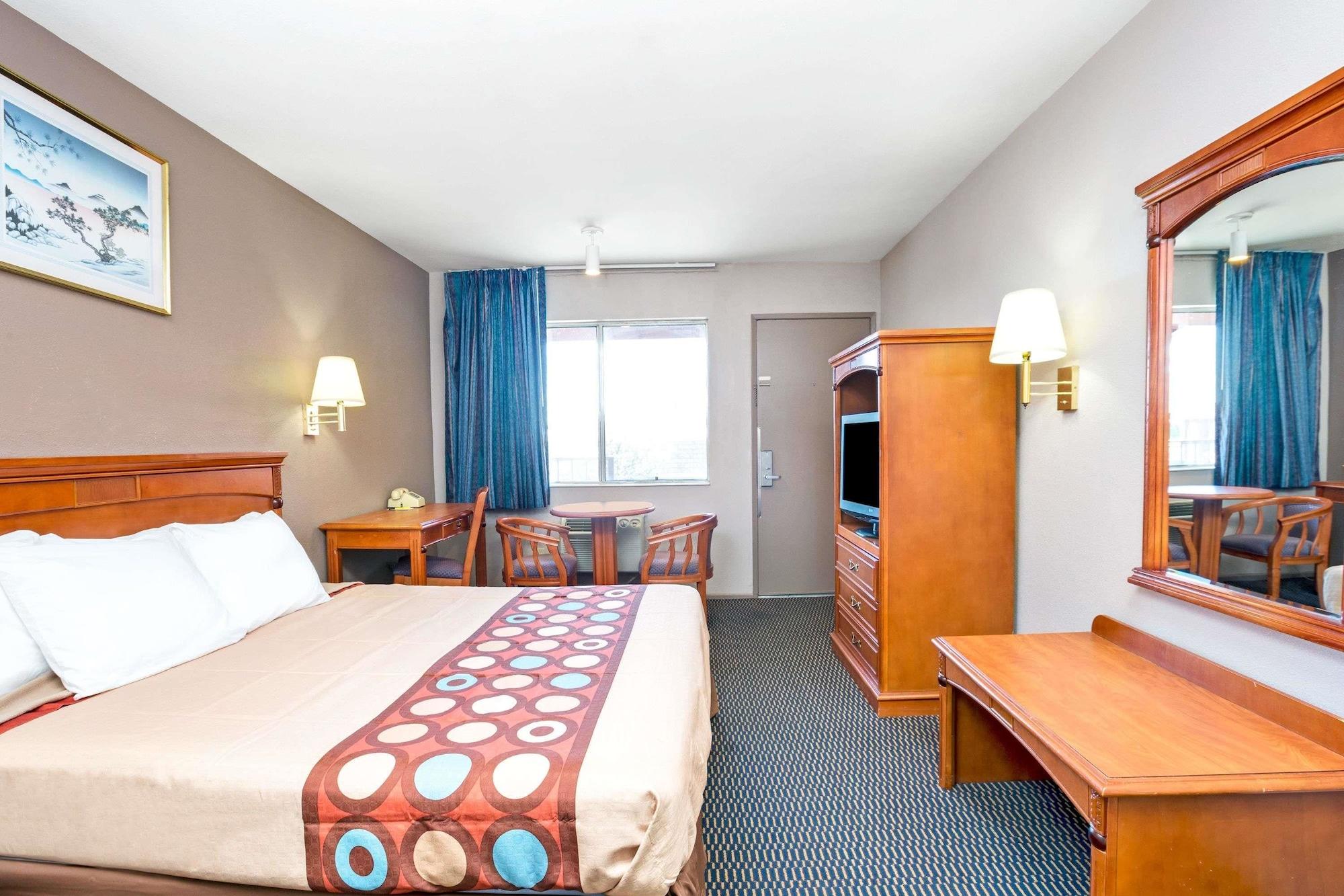Готель Super 8 By Wyndham Upland Ontario Ca Екстер'єр фото